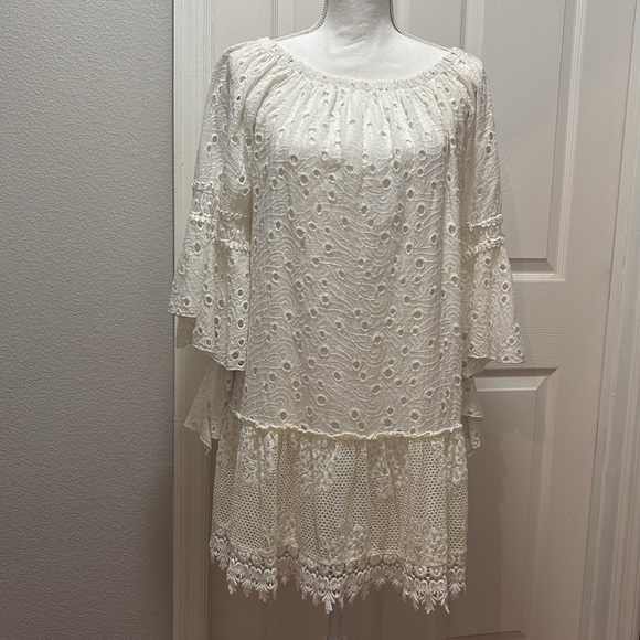 M Made In Italy White Eyelet Crochet Lace Long Bell Sleeve Mini Dress - Picture 3 of 12